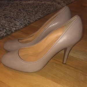 Lightly worn nude J Crew pumps